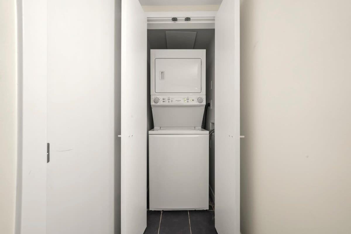 Dazzling Condo By Stadium Downtown With Free Parking Vancouver Exterior foto